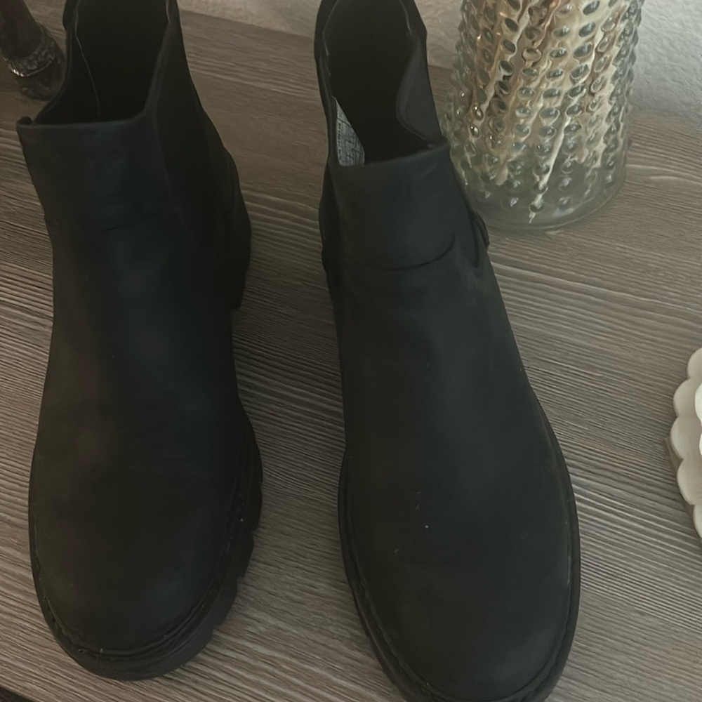 Ugg (last season Ashton)